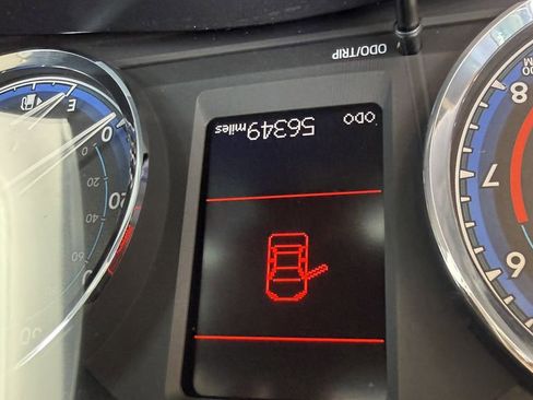 Used 2018 Toyota Corolla LE image 4