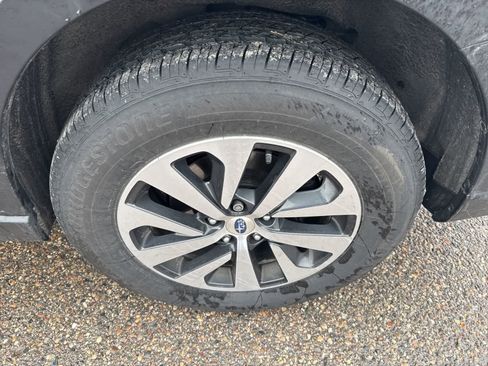 Used 2022 Subaru Outback Premium image 7