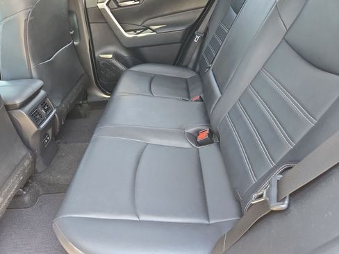 Used 2020 Toyota RAV4 XLE Premium FWD image 19