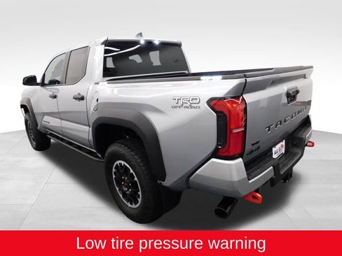 Used 2024 Toyota Tacoma TRD Off-Road image 6
