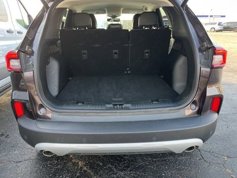 Used 2023 Ford Escape Platinum image 4