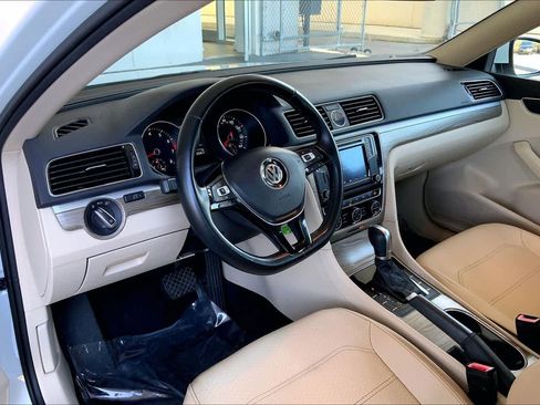Used 2016 Volkswagen Passat 1.8T SE image 17