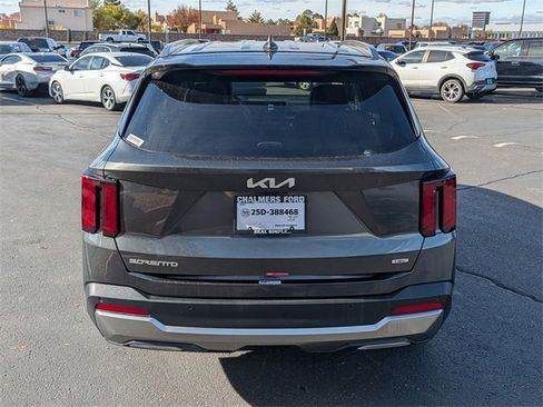 Used 2025 Kia Sorento EX image 5