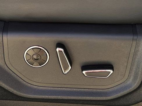 Used 2022 Ford F450 Platinum w/ FX4 Off-Road Package image 28