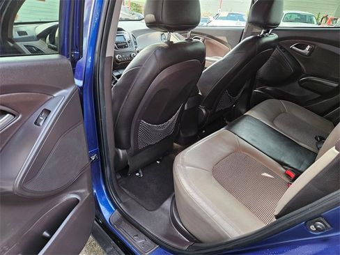 Used 2011 Hyundai Tucson GLS image 13