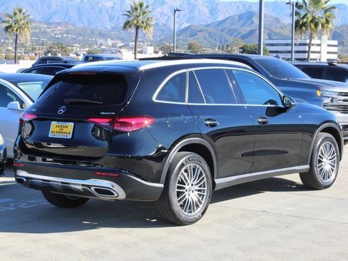 Used 2024 Mercedes-Benz GLC 300 4MATIC image 21