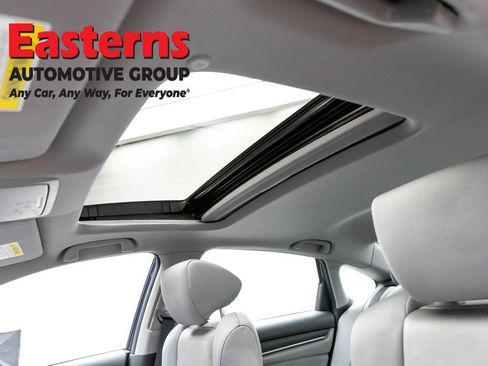Used 2019 Honda Accord EX image 32