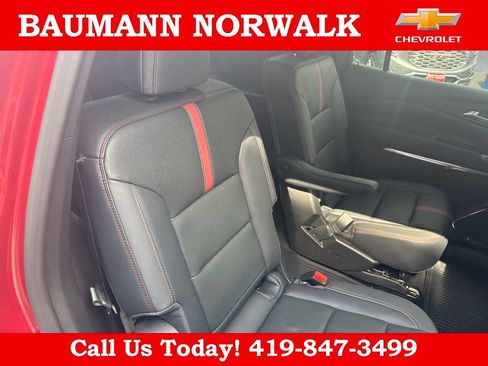 Used 2026 Chevrolet Traverse RS w/ LPO, Floor Liner Package FWD image 32