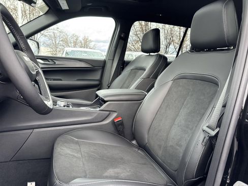 New 2025 Jeep Grand Cherokee L Altitude image 18