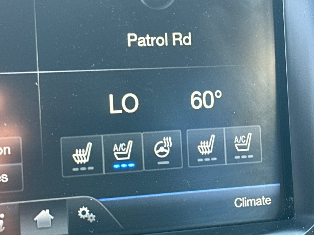 Used 2015 Lincoln MKX AWD w/ Equipment Group 101A image 32