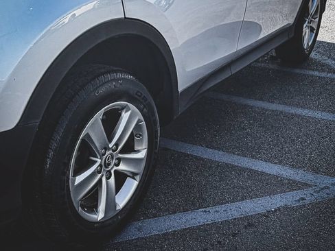 Used 2015 Toyota RAV4 XLE FWD image 29