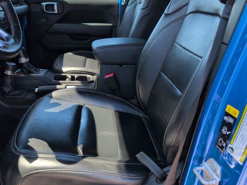 Used 2023 Jeep Wrangler Unlimited Sahara w/ Cold Weather Group image 5