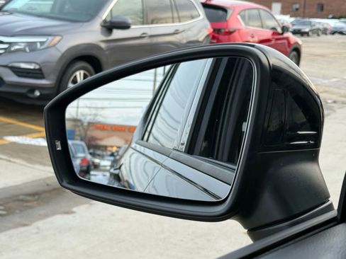 Used 2021 Volkswagen Tiguan SE R-Line image 47