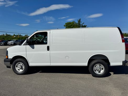 New 2026 Chevrolet Express 2500 RWD image 6