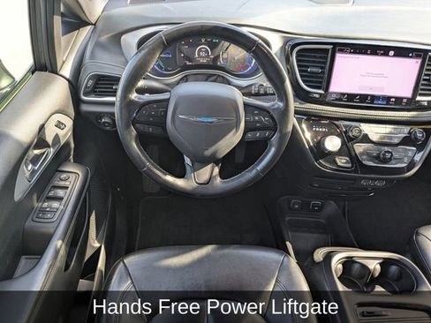 Used 2021 Chrysler Pacifica Touring-L w/ Uconnect Theater Family Group image 19