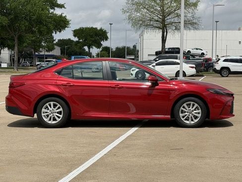 Certified 2025 Toyota Camry LE image 3