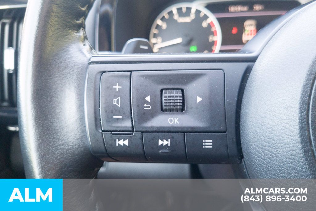 Used 2024 Nissan Pathfinder SV AWD/4WD image 30