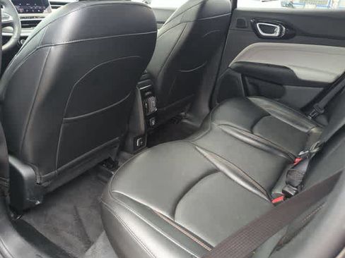 Used 2023 Jeep Compass Limited w/ Elite Group AWD/4WD image 18