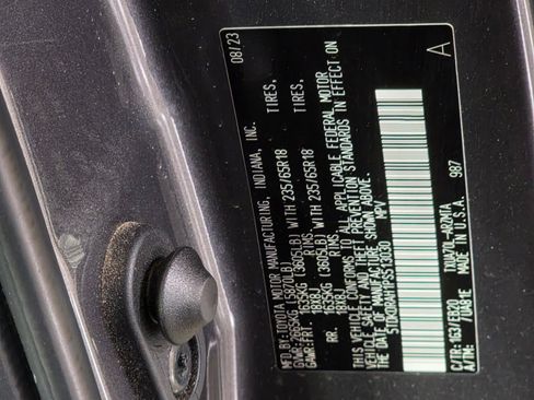 Used 2023 Toyota Highlander XLE FWD image 36