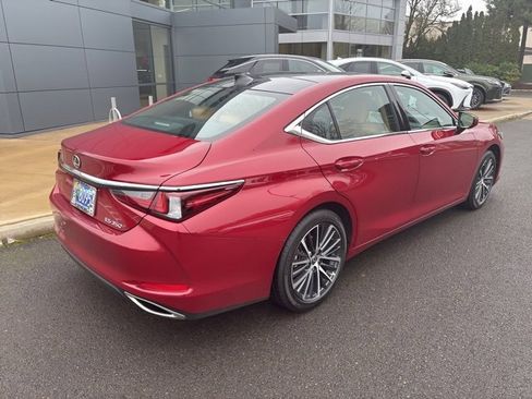 Certified 2025 Lexus ES 350 w/ Premium Package image 8