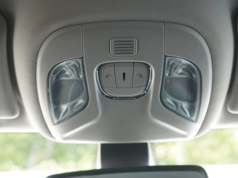 Used 2019 Jeep Compass Latitude FWD image 22