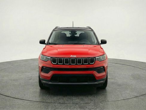 Used 2025 Jeep Compass Trailhawk image 2