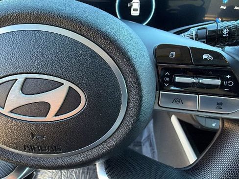 Used 2024 Hyundai Elantra Limited FWD image 20