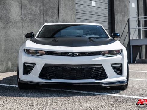 Used 2018 Chevrolet Camaro SS image 11