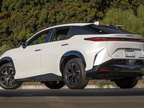 New 2026 Lexus RZ 350e 2WD image 2