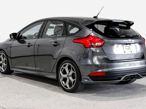 Used 2018 Ford Focus ST w/ Equipment Group 402A image 8
