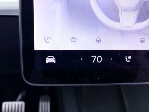 Used 2023 Tesla Model Y Performance image 25