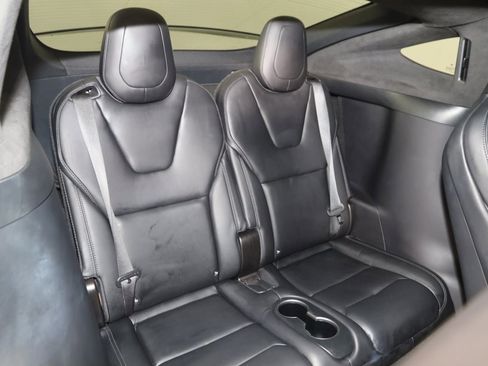 Used 2019 Tesla Model X 75D image 16