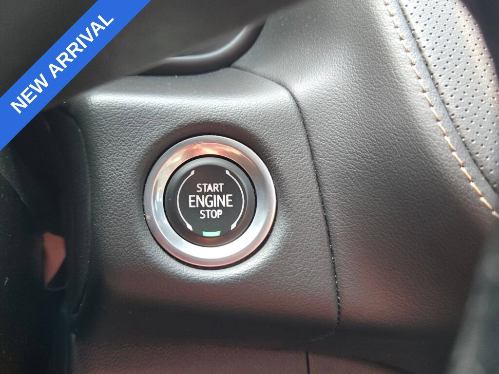 Used 2023 Chevrolet Tahoe Premier AWD/4WD image 40