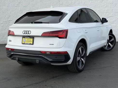 Used 2020 Audi Q3 2.0T Premium w/ Convenience Package AWD/4WD image 8