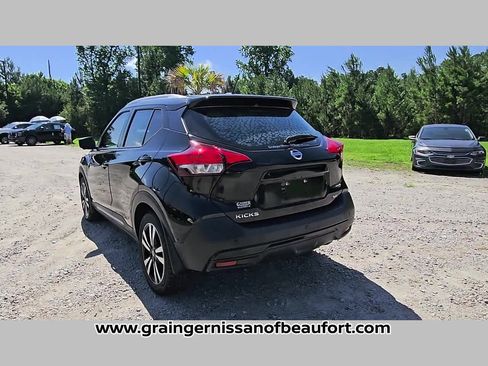 Used 2019 Nissan Kicks SR w/ Exterior Electronics Package FWD image 30