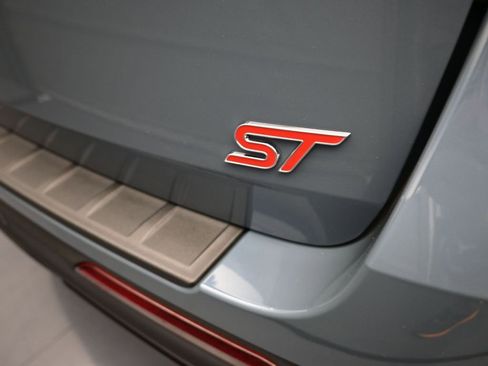 Used 2025 Ford Explorer ST w/ Sun And Sound Package image 5