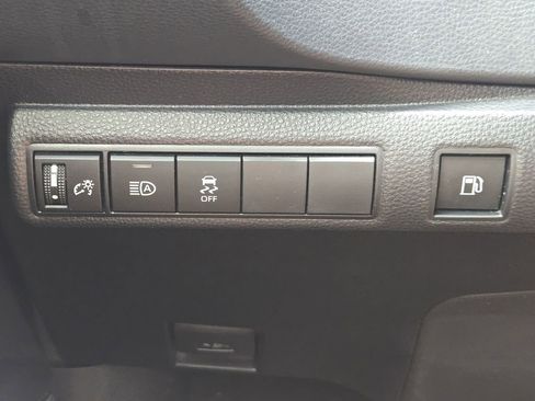 Certified 2025 Toyota Corolla SE w/ SE Premium Package FWD image 24