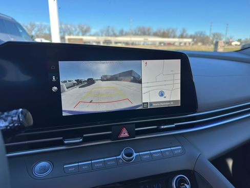 Certified 2024 Hyundai Elantra SEL image 19