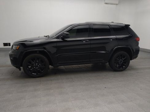 Used 2020 Jeep Grand Cherokee Altitude AWD/4WD image 2