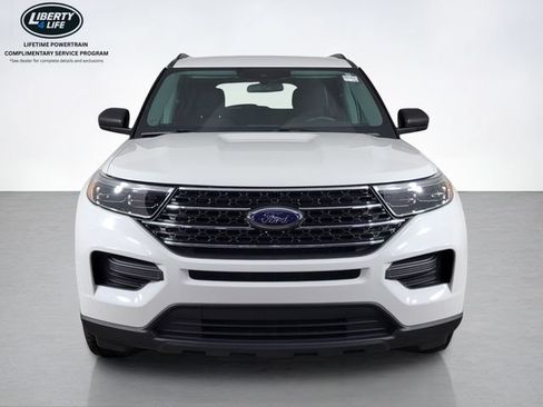 Used 2023 Ford Explorer XLT AWD/4WD image 8