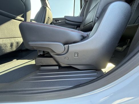 New 2026 Chevrolet Traverse RS image 20