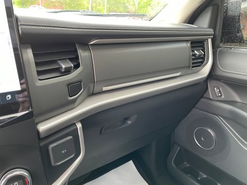 Used 2023 Ford Expedition XLT AWD/4WD image 28