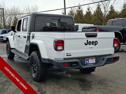 Used 2022 Jeep Gladiator Sport AWD/4WD image 8