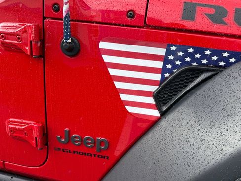 Used 2023 Jeep Gladiator Rubicon w/ LED Lighting Group AWD/4WD image 32