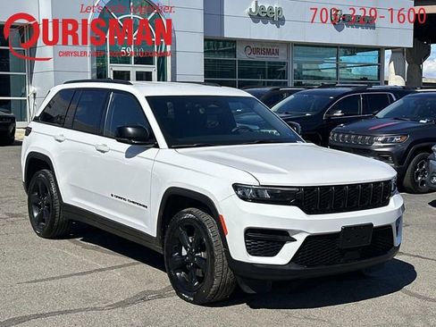 Used 2023 Jeep Grand Cherokee Altitude image 1