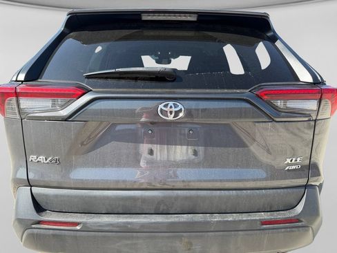 Used 2022 Toyota RAV4 XLE AWD/4WD image 11