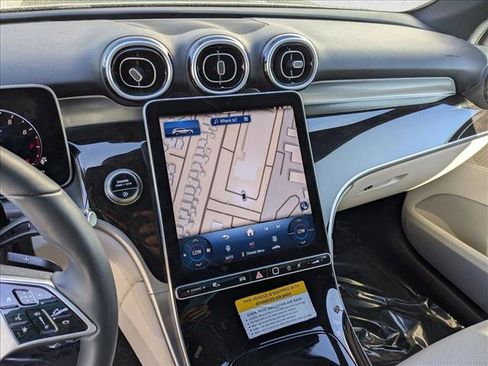 Used 2026 Mercedes-Benz GLC 300 image 14