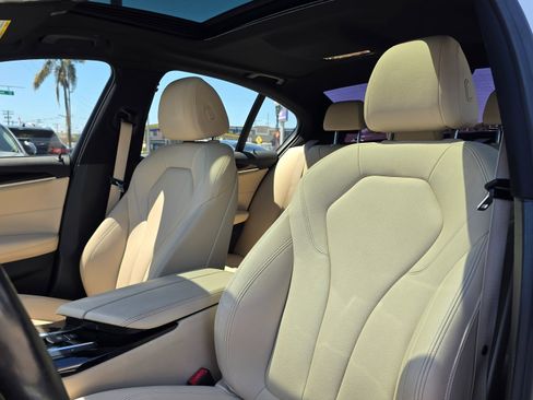 Used 2018 BMW 530i RWD image 16