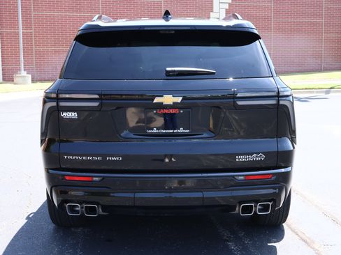 Used 2025 Chevrolet Traverse High Country w/ LPO, Floor Liner Package AWD/4WD image 36