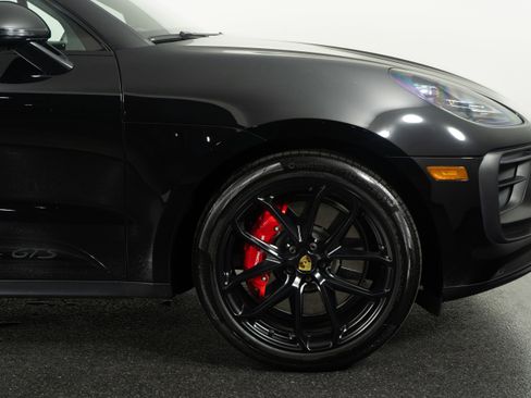 Used 2023 Porsche Macan GTS w/ GTS Sport Package image 6